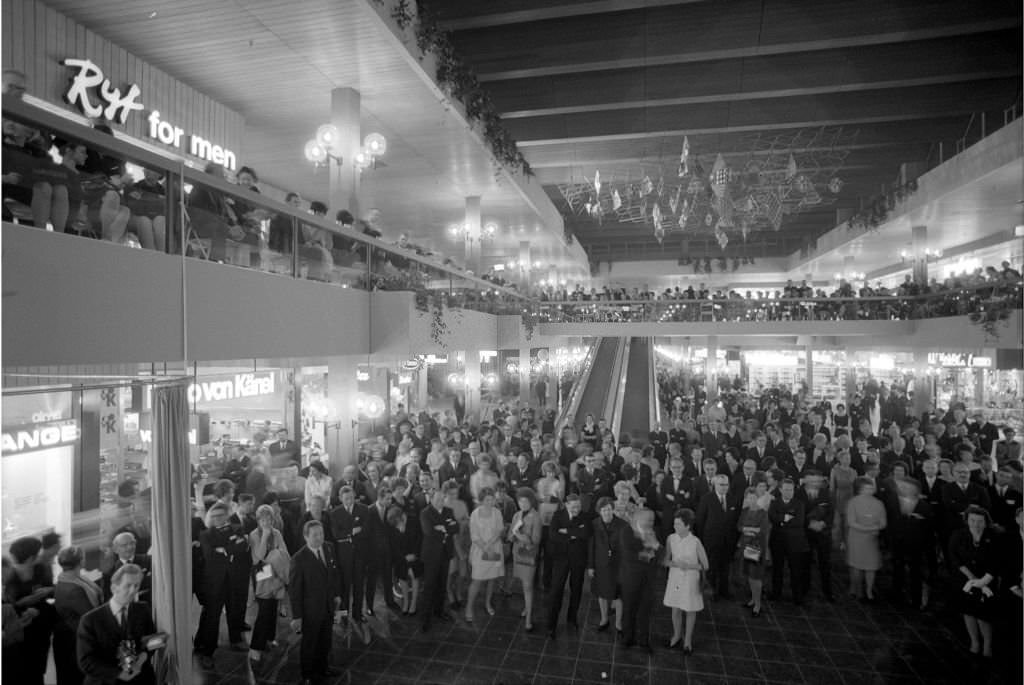 Opening of shopping center Spreitenbach, 1970