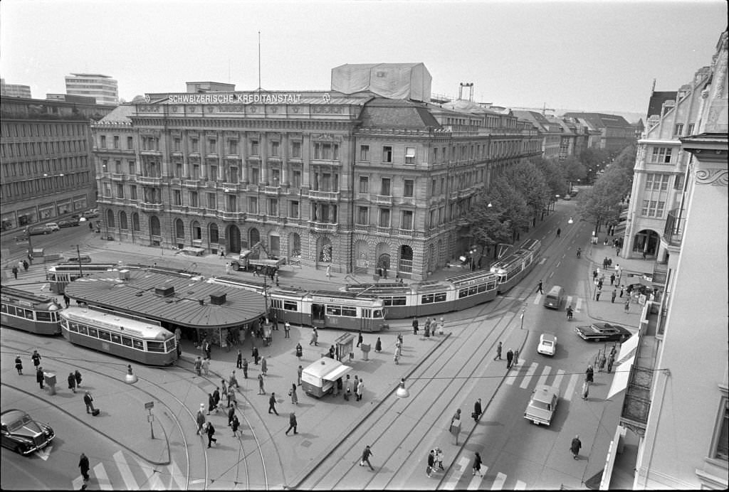 Ca at the Paradeplatz at the Bahnhofstrasse in Zürich, 1971