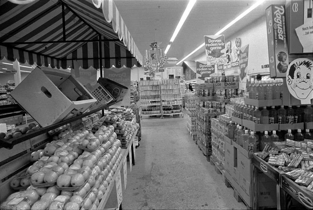 Shopping Center Waro, apples, Volketswil, 1971