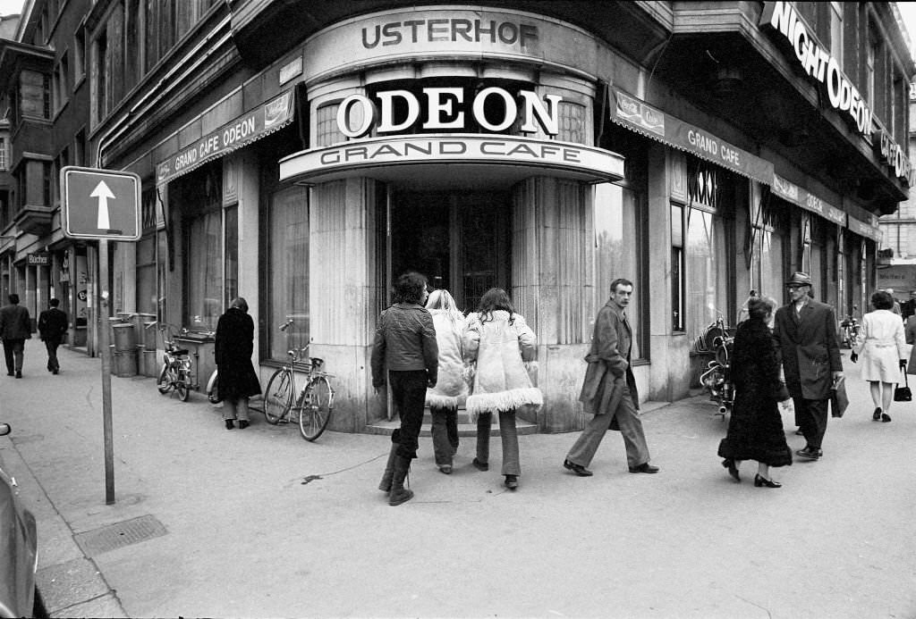 Guests entering Café Odeon, Zurich 1971