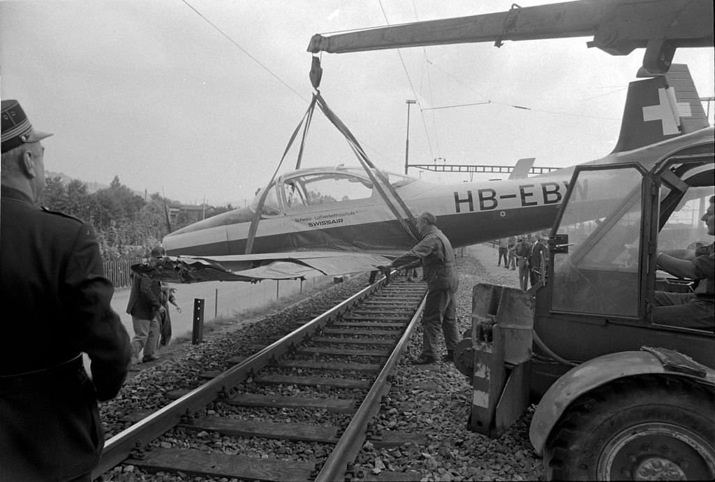 Crash landing of sports plane, 1970