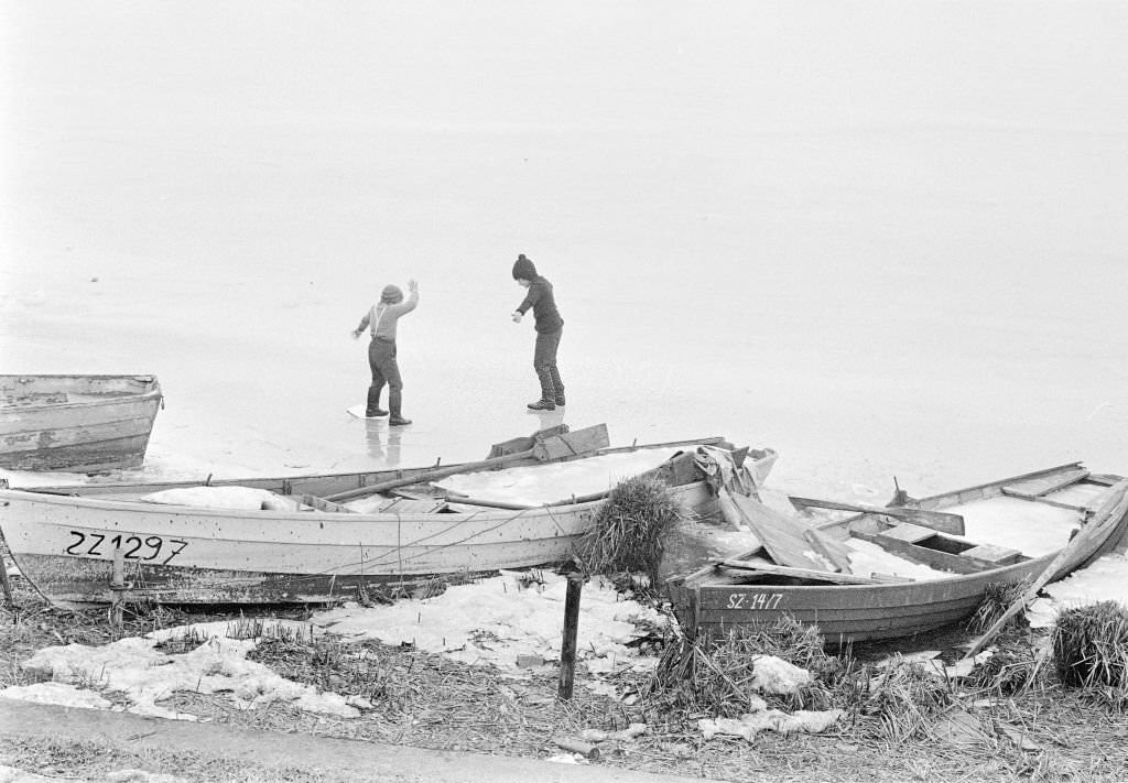 Frozen Lauerzersee, 1970