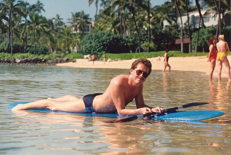 Stunning Photos of Waikiki Beach, Hawaii, in the late 1980s