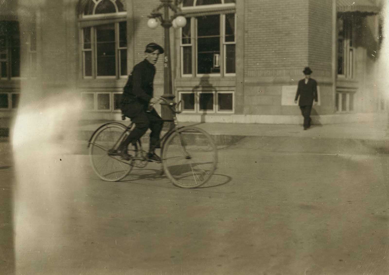 Red Line messenger service…. Location: Sacramento, California, May, 1915.