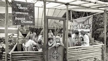 Hippie Tree House in Hawaii 1970
