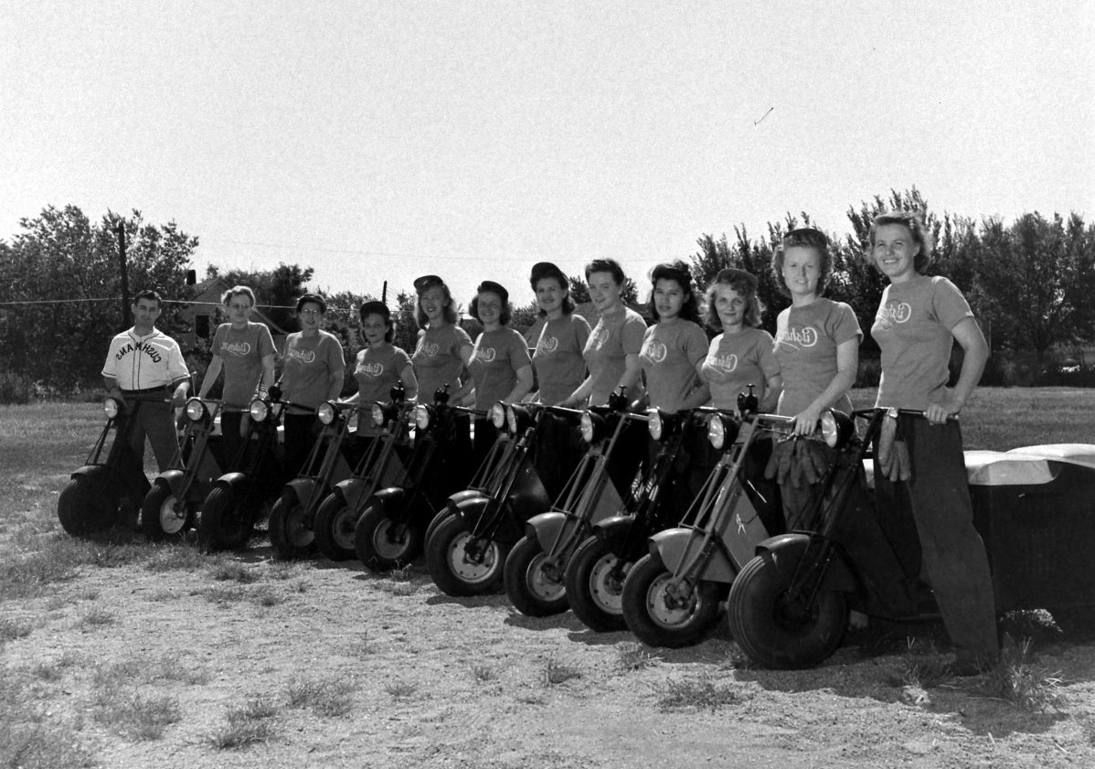 Stunning Historical Photos of Scooter Enthusiasts in Nebraska, 1945