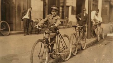 child bicycle messengers 1900s