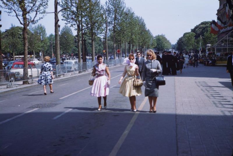 Trois Parisiennes on the Champs Elysee, 1960