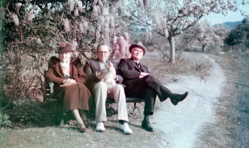 Stunning Vintage Agfacolor Slides Show Life in Tenby, A Town in Wales, Late 1930s