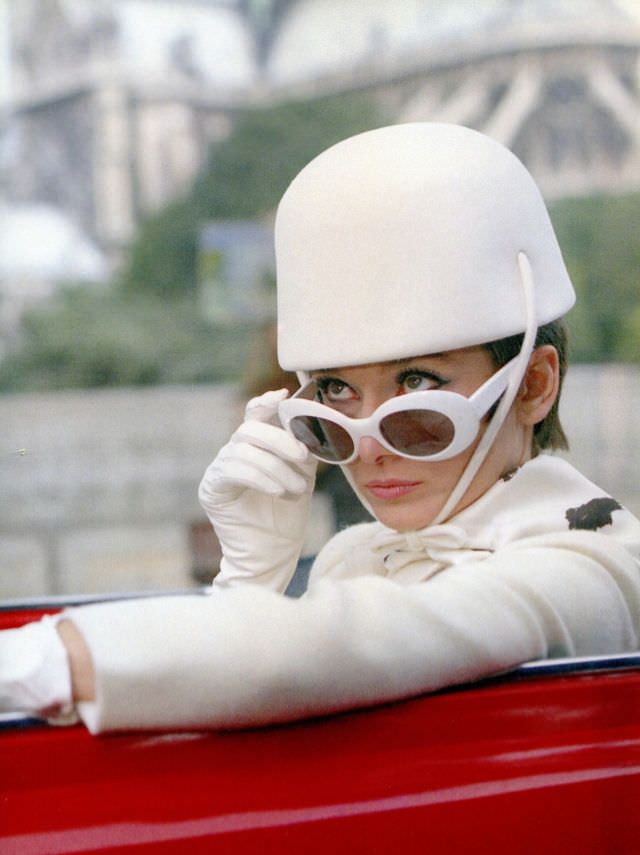 Gorgeous Photos of Audrey Hepburn in Stunning Costumes from the Movie 'How to Steal a Million (1966)'