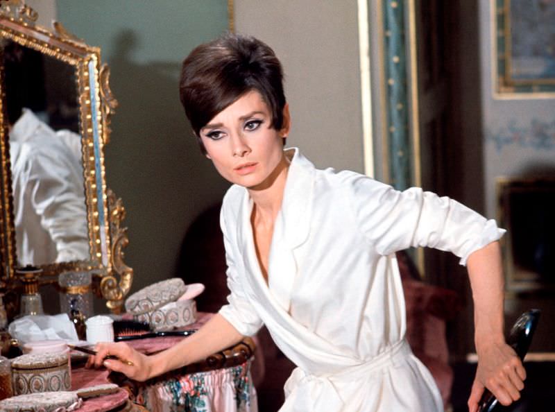 Gorgeous Photos of Audrey Hepburn in Stunning Costumes from the Movie 'How to Steal a Million (1966)'