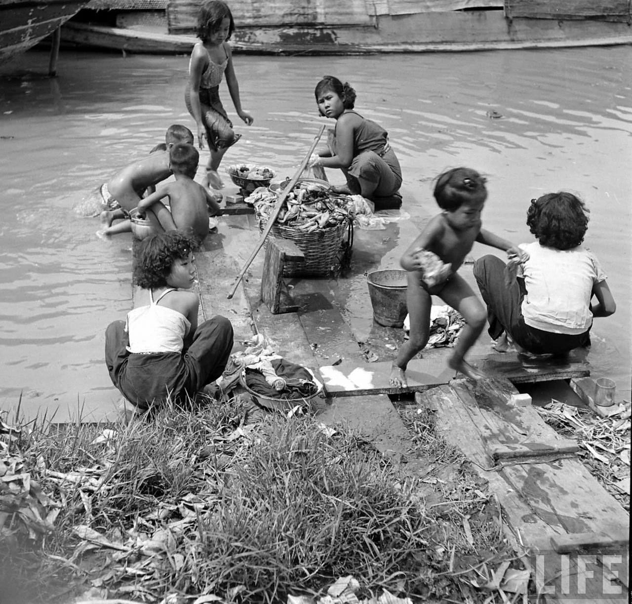 Fascinating Vintage Photos of Life on Bangkok's Chao Phraya River in the 1950s