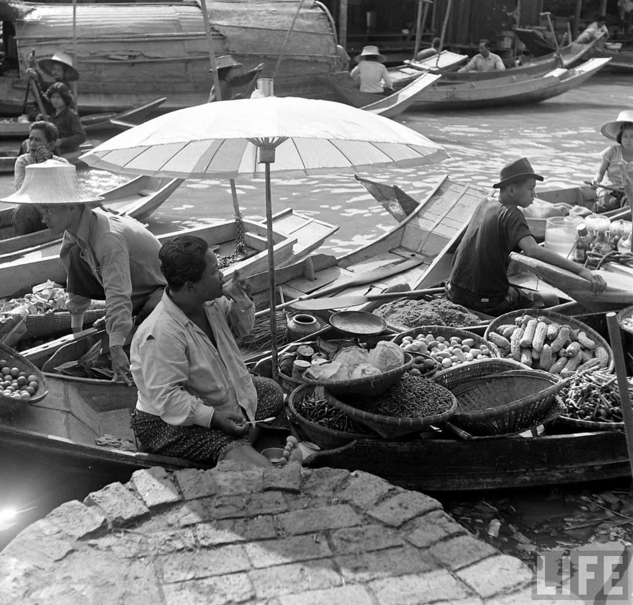 Fascinating Vintage Photos of Life on Bangkok's Chao Phraya River in the 1950s