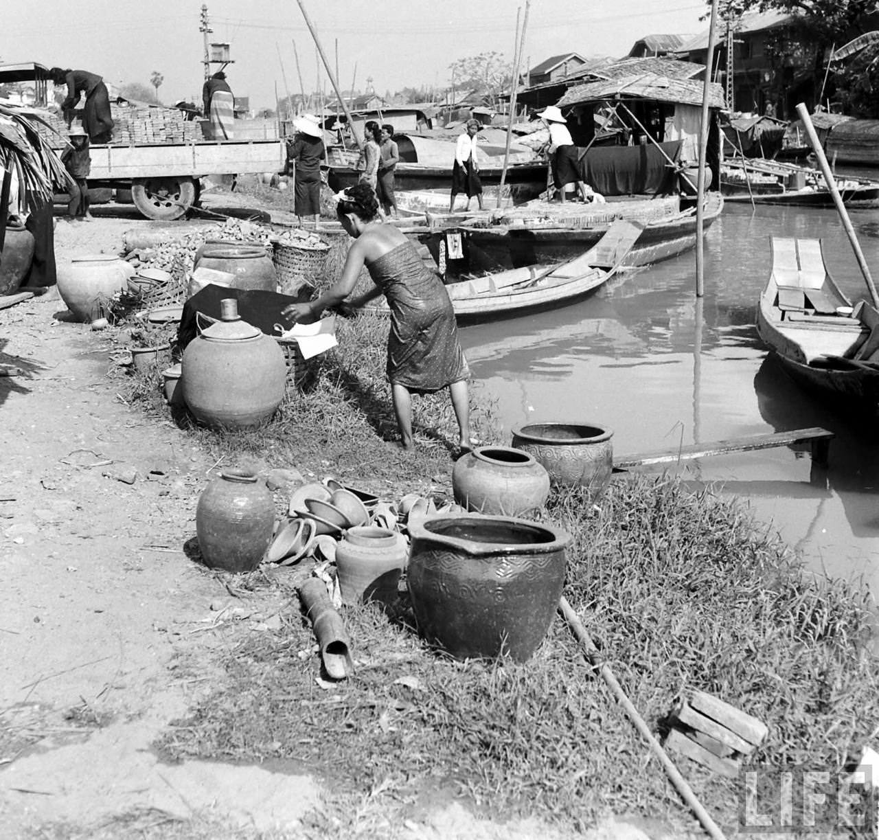 Fascinating Vintage Photos of Life on Bangkok's Chao Phraya River in the 1950s