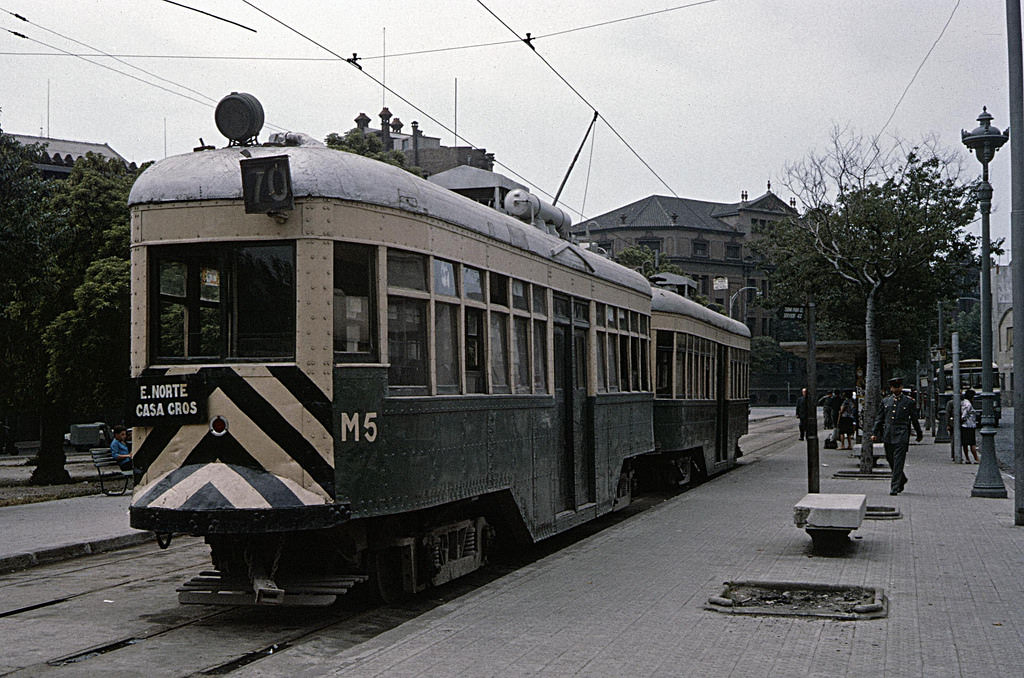 Stunning Color Photos of Barcelona Tramways in the 1960s