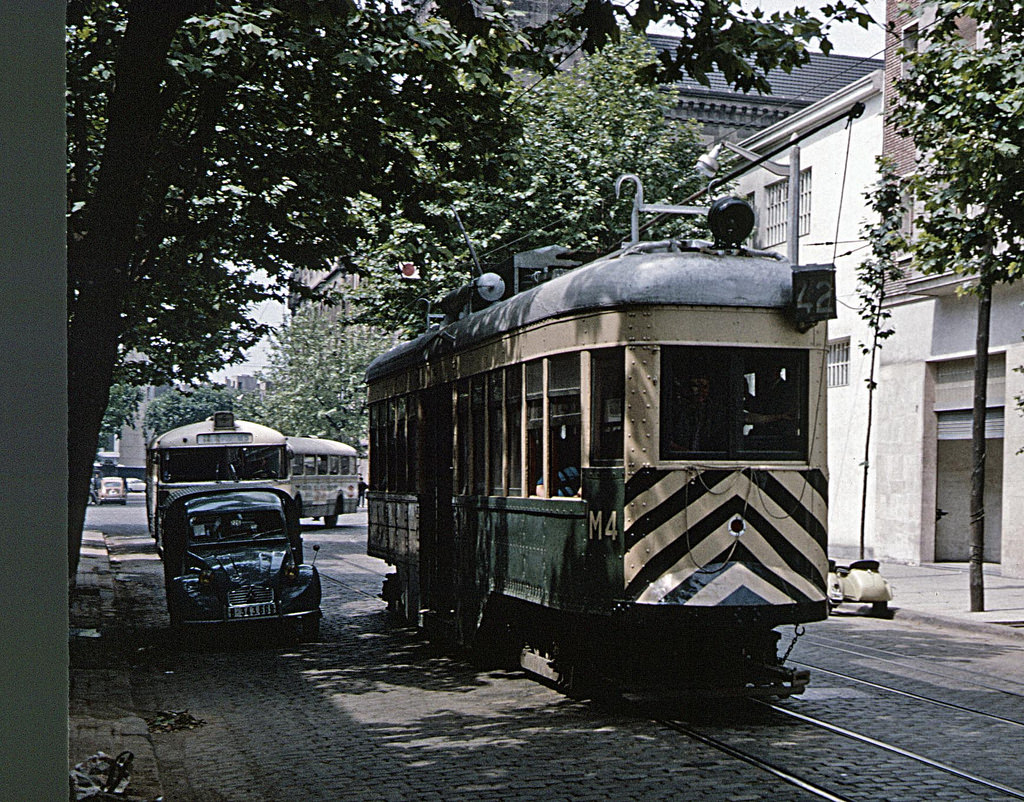 Stunning Color Photos of Barcelona Tramways in the 1960s