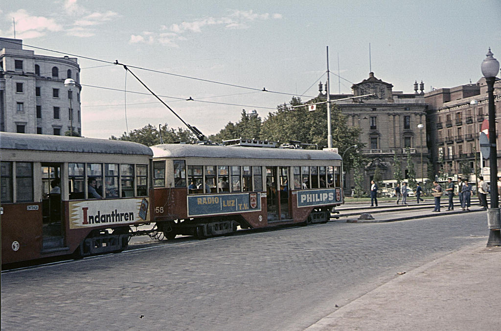 Stunning Color Photos of Barcelona Tramways in the 1960s