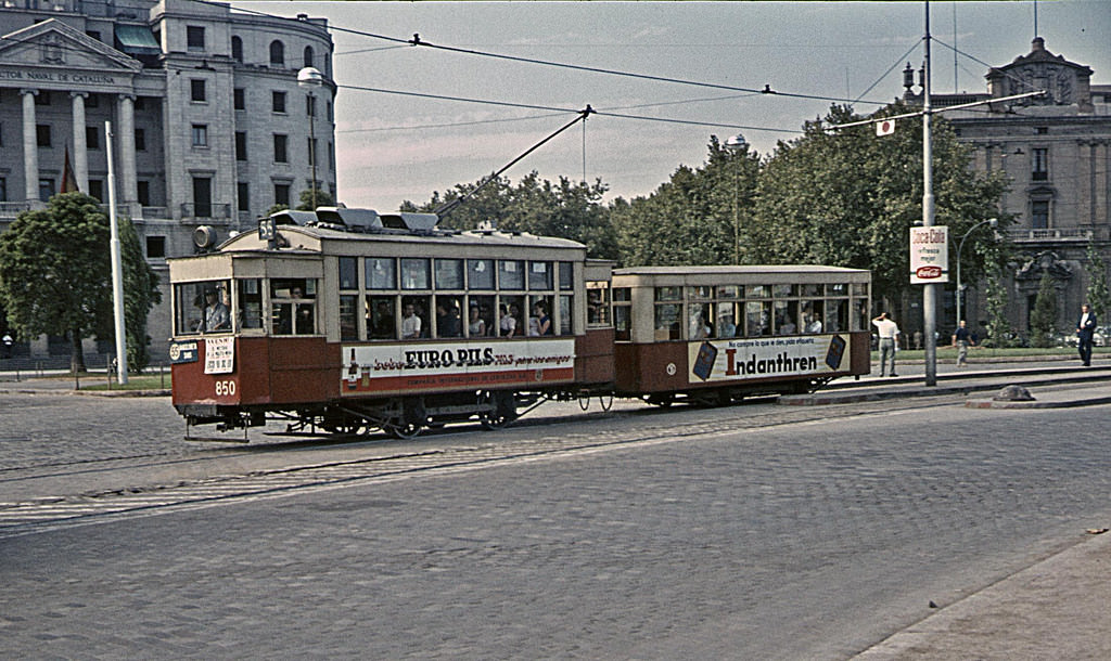 Stunning Color Photos of Barcelona Tramways in the 1960s