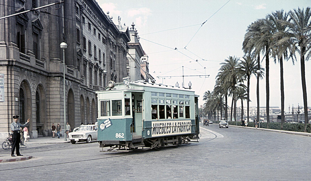 Stunning Color Photos of Barcelona Tramways in the 1960s