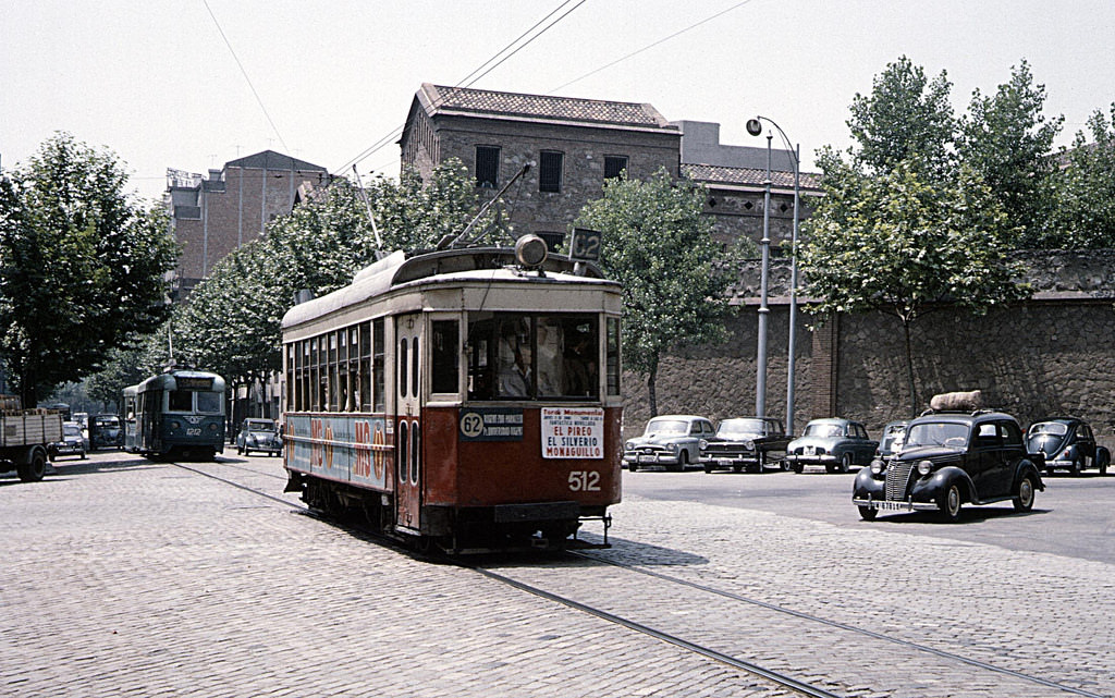 Stunning Color Photos of Barcelona Tramways in the 1960s