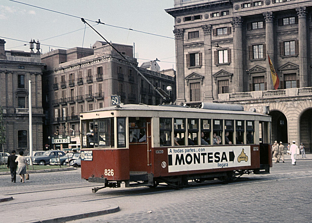 Stunning Color Photos of Barcelona Tramways in the 1960s