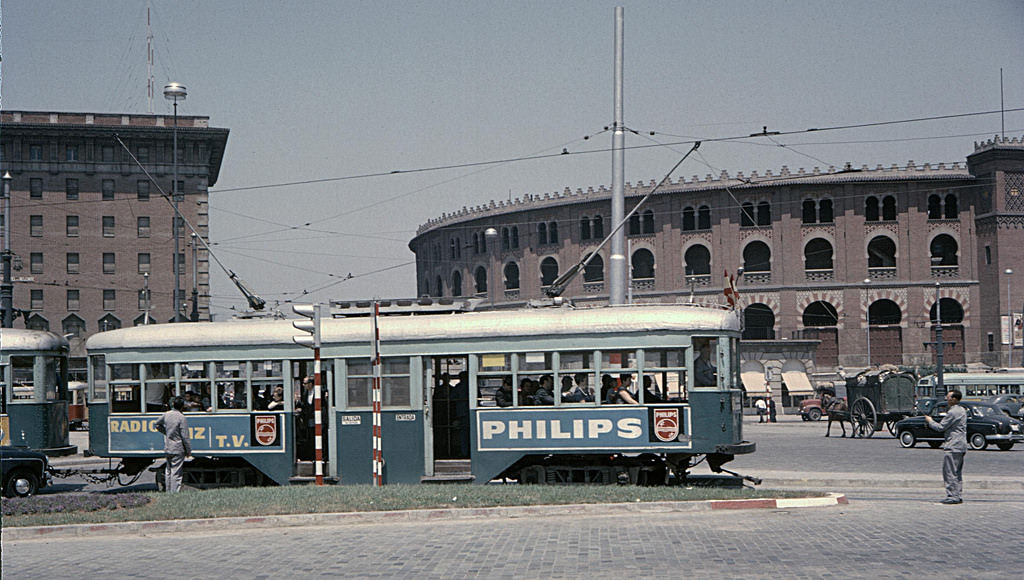 Stunning Color Photos of Barcelona Tramways in the 1960s