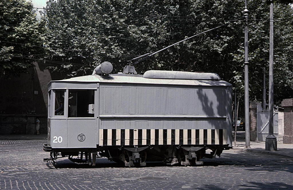 Stunning Color Photos of Barcelona Tramways in the 1960s