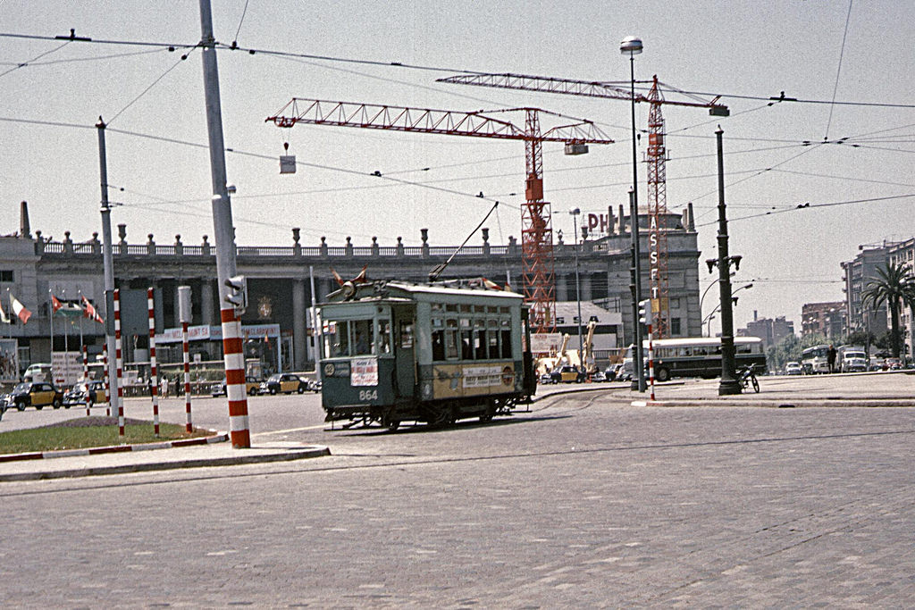 Stunning Color Photos of Barcelona Tramways in the 1960s