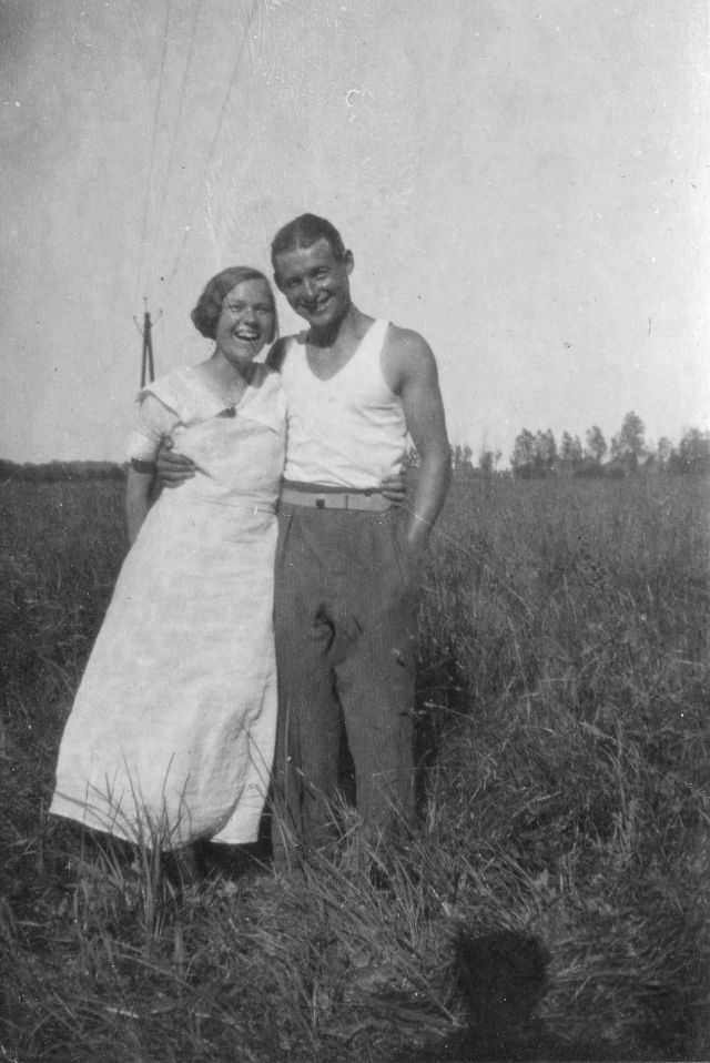 Lovely Vintage Photos of Beautiful Couples from the 1930s