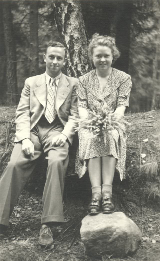 Lovely Vintage Photos of Beautiful Couples from the 1930s