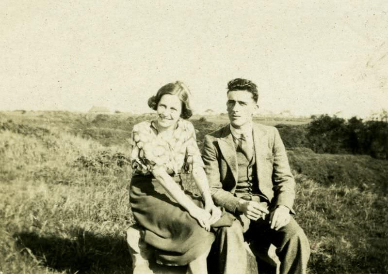 Lovely Vintage Photos of Beautiful Couples from the 1930s