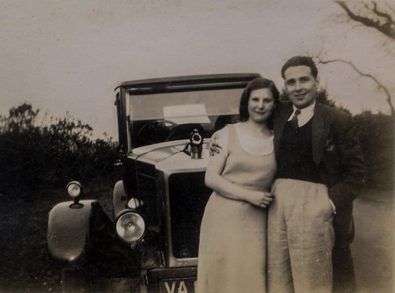 Lovely Vintage Photos of Beautiful Couples from the 1930s