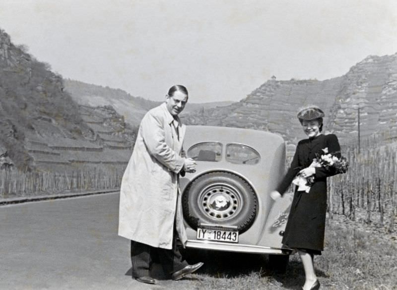 Lovely Vintage Photos of Beautiful Couples from the 1930s