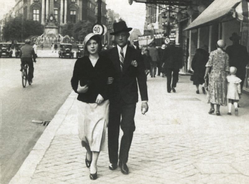 Lovely Vintage Photos of Beautiful Couples from the 1930s