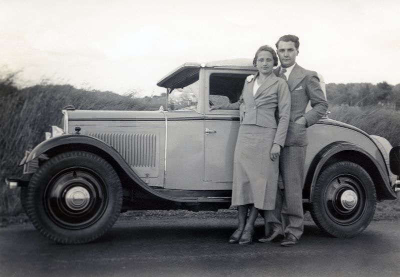 Lovely Vintage Photos of Beautiful Couples from the 1930s