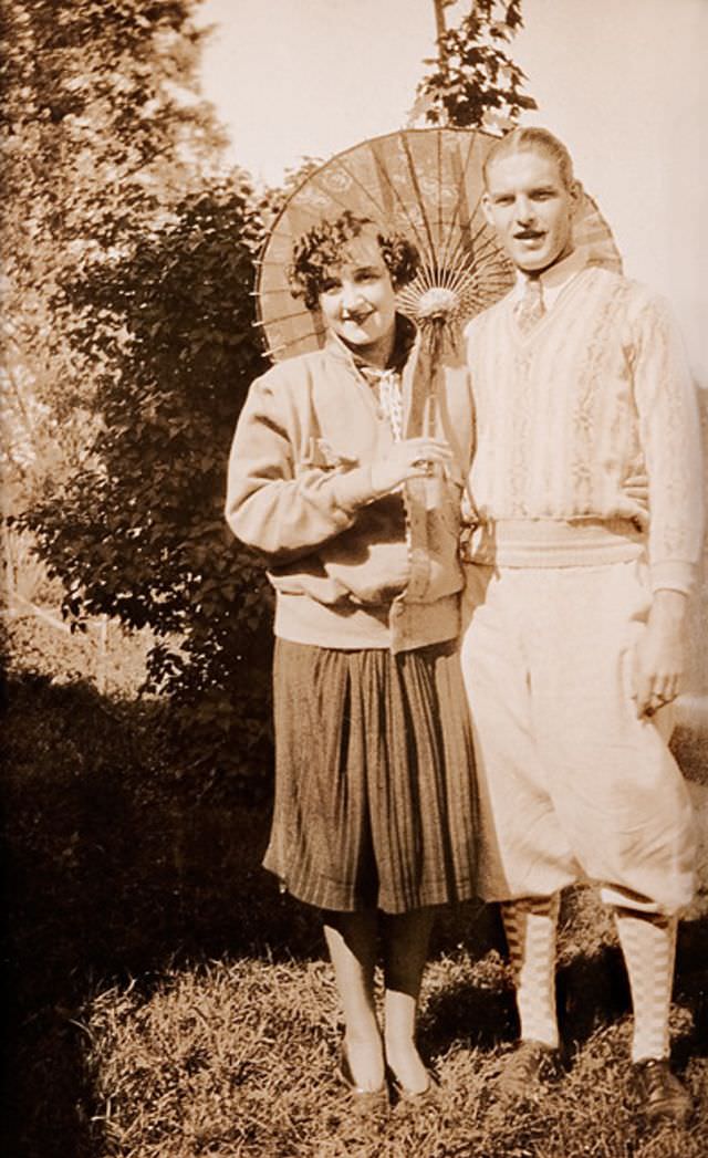 Lovely Vintage Photos of Beautiful Couples from the 1930s