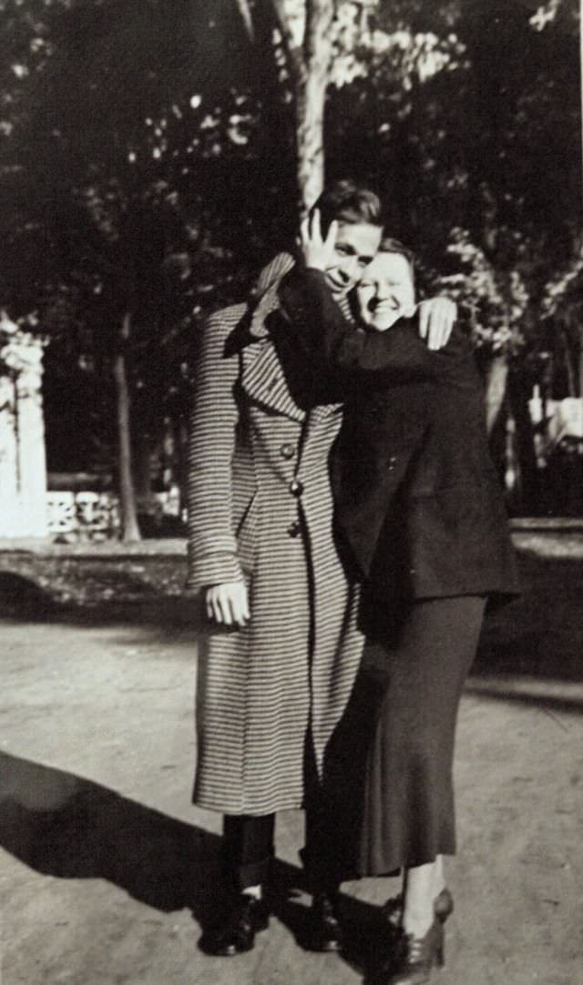 Lovely Vintage Photos of Beautiful Couples from the 1930s