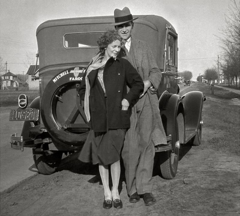 Lovely Vintage Photos of Beautiful Couples from the 1930s