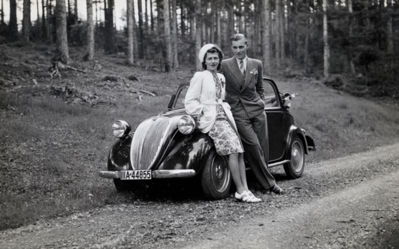 Lovely Vintage Photos of Beautiful Couples from the 1930s