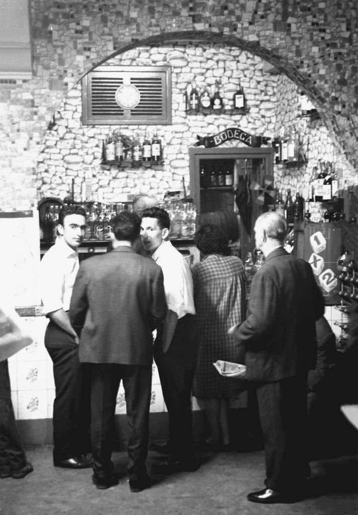 Taverne “Siete Calles”, Bilbao, Vizcaya, Spain.