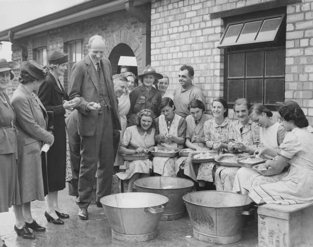 Women Peeling Potatoes for soldiers, 1941