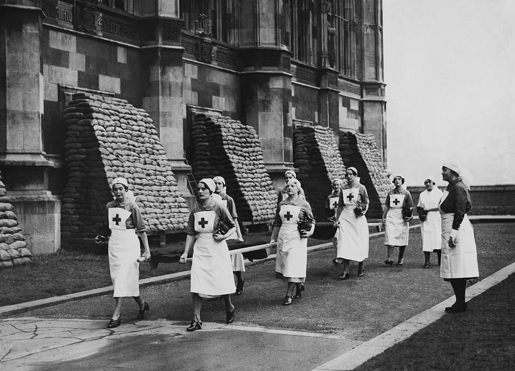 Fashion of Red Cross Nurses front English Parliament at London.