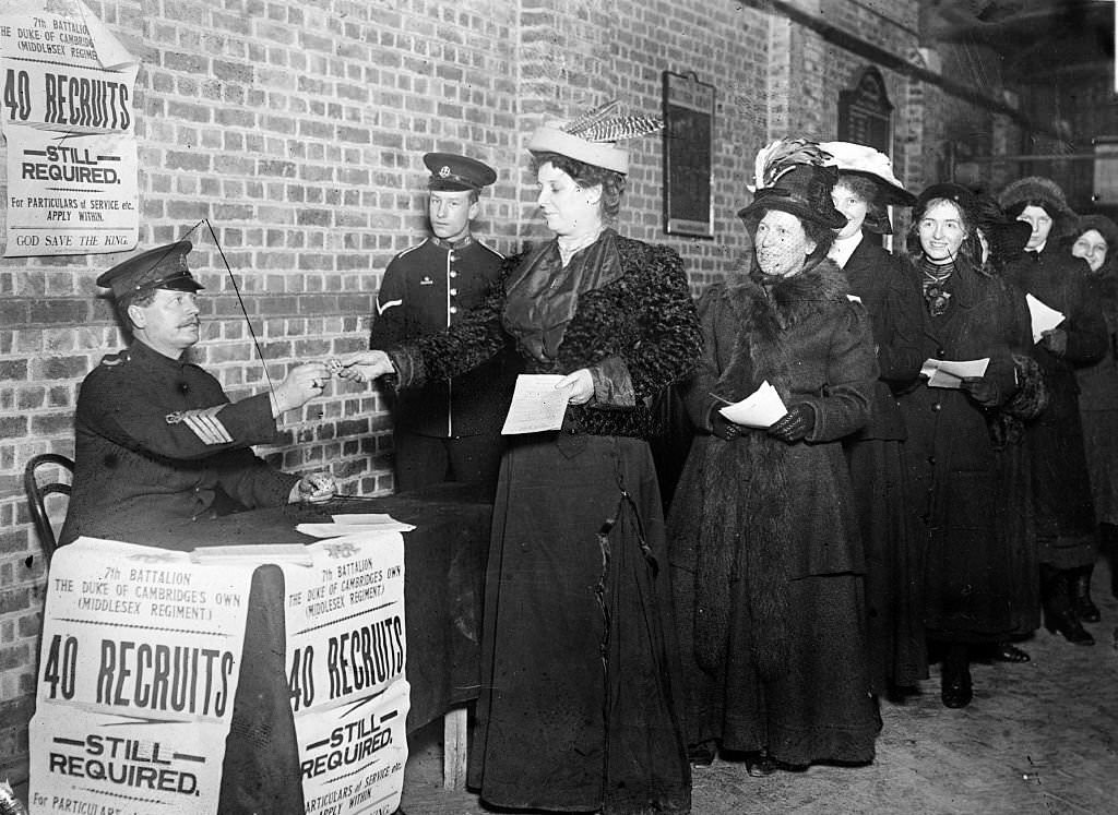 Women enlisting for war work.