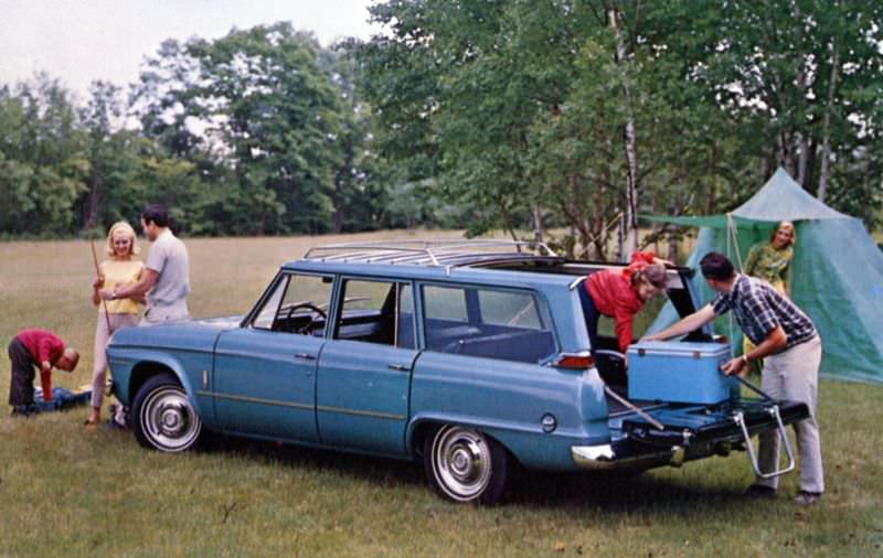 People with a Studebaker Wagonaire