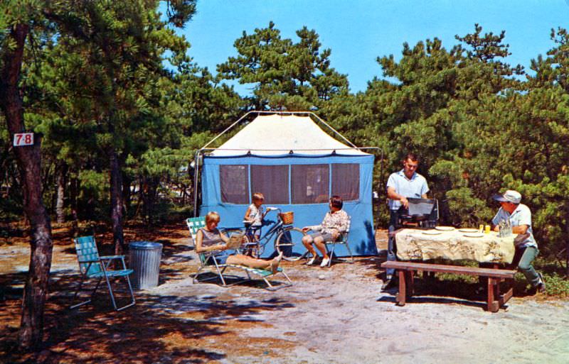 Carefree camping, North Truro, Cape Cod National Seashore, Massachusetts