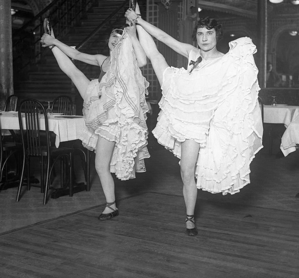 The Wicked Dance the Tourists Flock to See, 1904