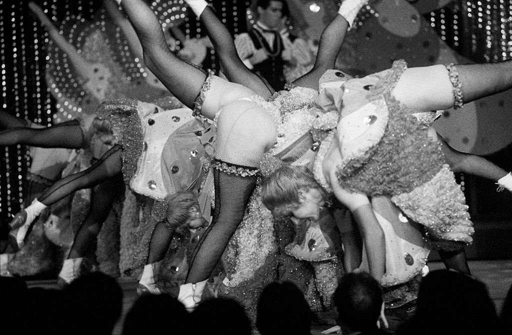 Stage show in homage to past cabaret acts with reference to Toulouse-Lautrec, La Goulue and Aristide Bruant, who were frequent visitors to the Moulin Rouge at the end of the 19th century.