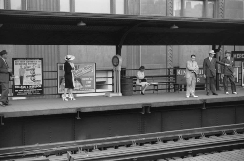 People Waiting on Platform for Elevated Train, Merchandise Mart Station, Chicago, Illinois, July 1941