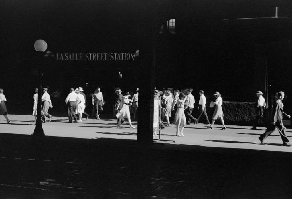 5 Oclock Crowd, LaSalle Street Station, Chicago, Illinois, July 1941