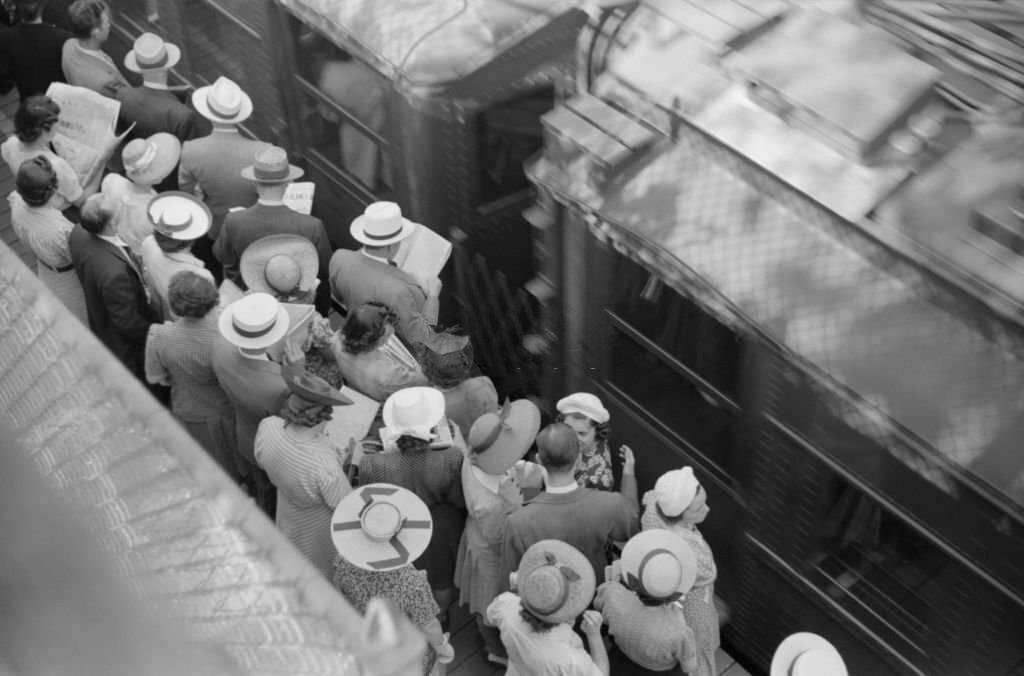 Commuters Waiting for South-Bound Train, High Angle View, Chicago, Illinois, July 1941
